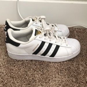 Adidas shoes size 7 women’s